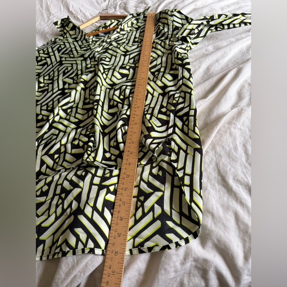 Karl Lagerfeld geo print button down top size large green black - Picture 6 of 10